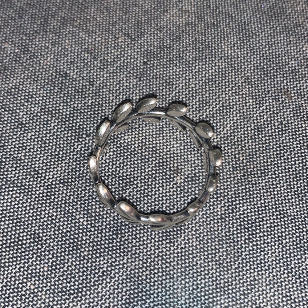 Pandora Laurel Wreath Ring
